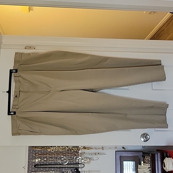 Roundtree & Yorke Pants Classic Khaki Pants Poshmark